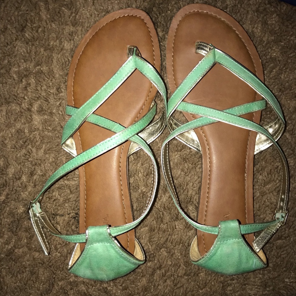 New condition mint sandals